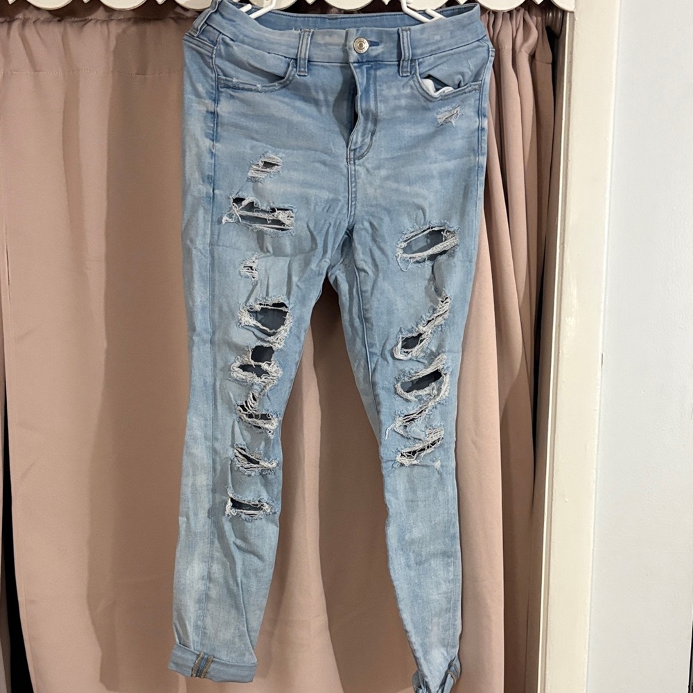 American Eagle Outfitters Light Blue Distressed Skinny Jeans